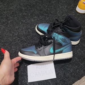 Jordan 1 mid irridescent black  woman's us 6